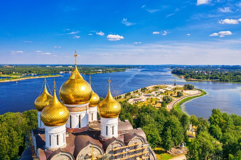 Город